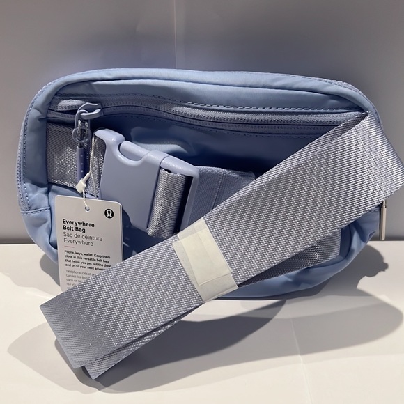 NWT Lululemon Everywhere Belt Bag - Pastel Blue (1 Liter) - Picture 2 of 2